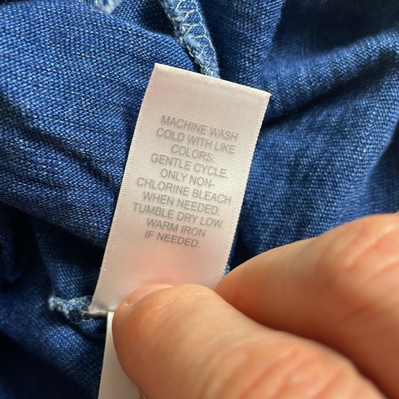 Pure Jill Indigo V-Neck Blue top with flower print and front pocket- Large - Picture 12 of 12